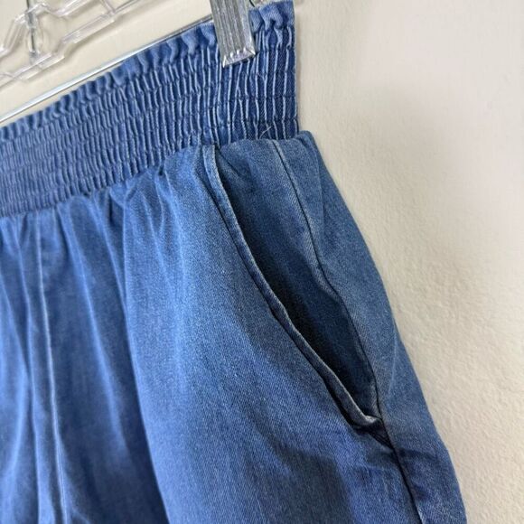 Universal Thread Medium Wash High Rise Paper Bag Chambray Denim Shorts Size XS - Picture 3 of 5